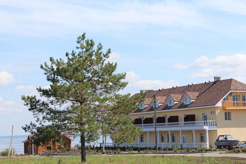 Khvalynskaya Zhemchuzhina Hotel Bagian luar foto