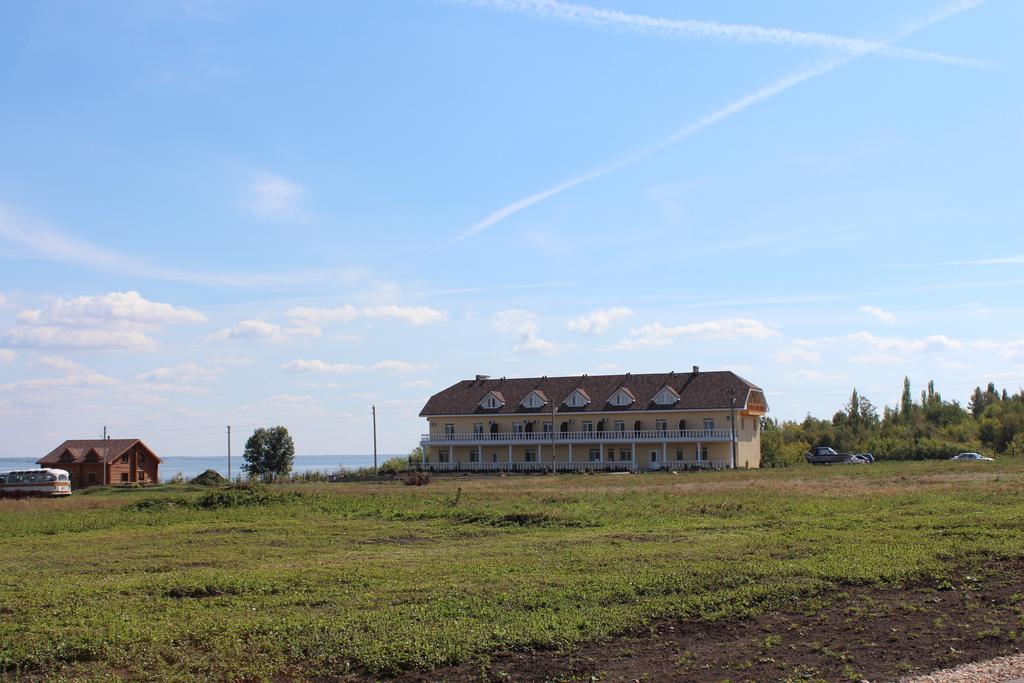 Khvalynskaya Zhemchuzhina Hotel Bagian luar foto